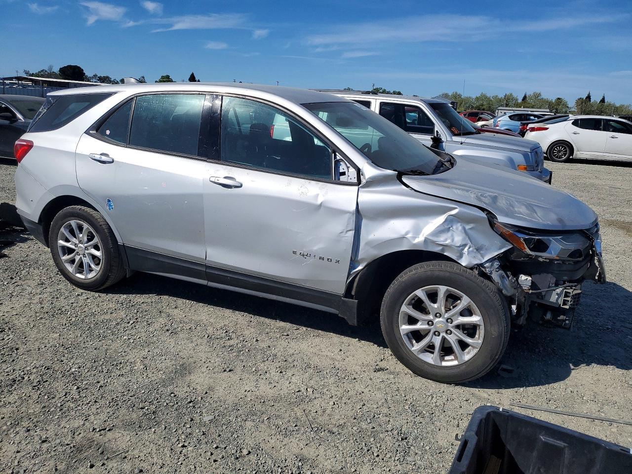2018 Chevrolet Equinox Ls - Image 4