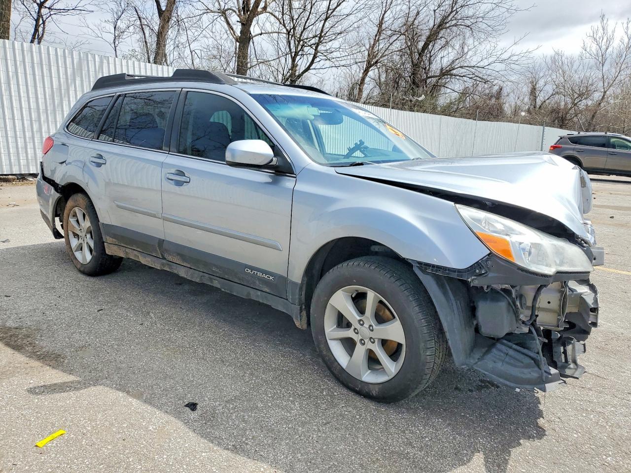 2013 Subaru Outback 2.5I Premium - Image 4