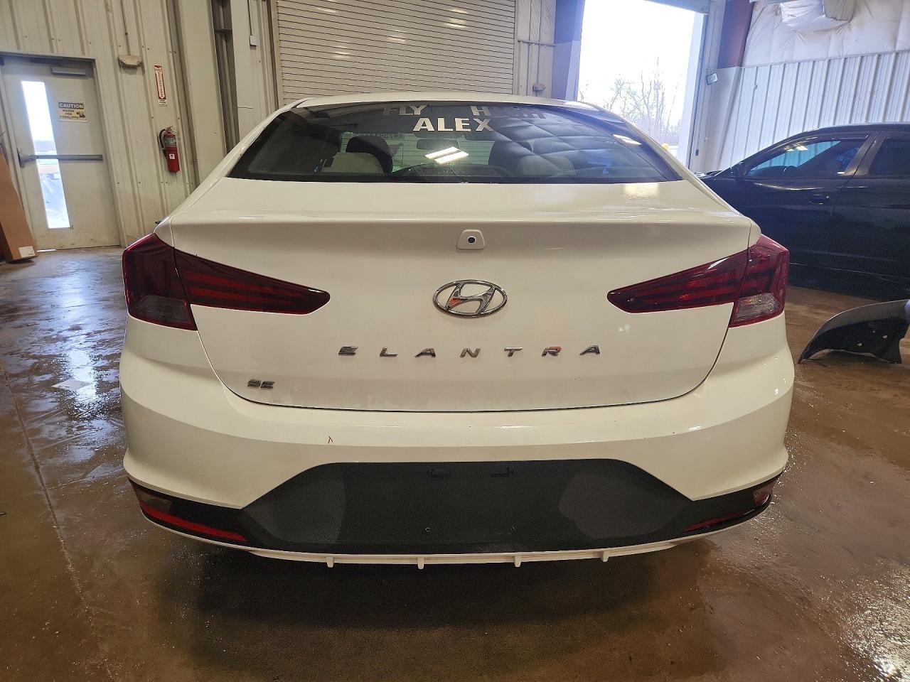2019 Hyundai Elantra Se - Фото 6