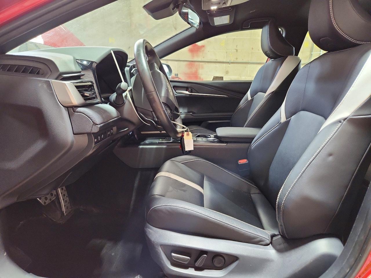 2025 Toyota Camry Se - Image 7