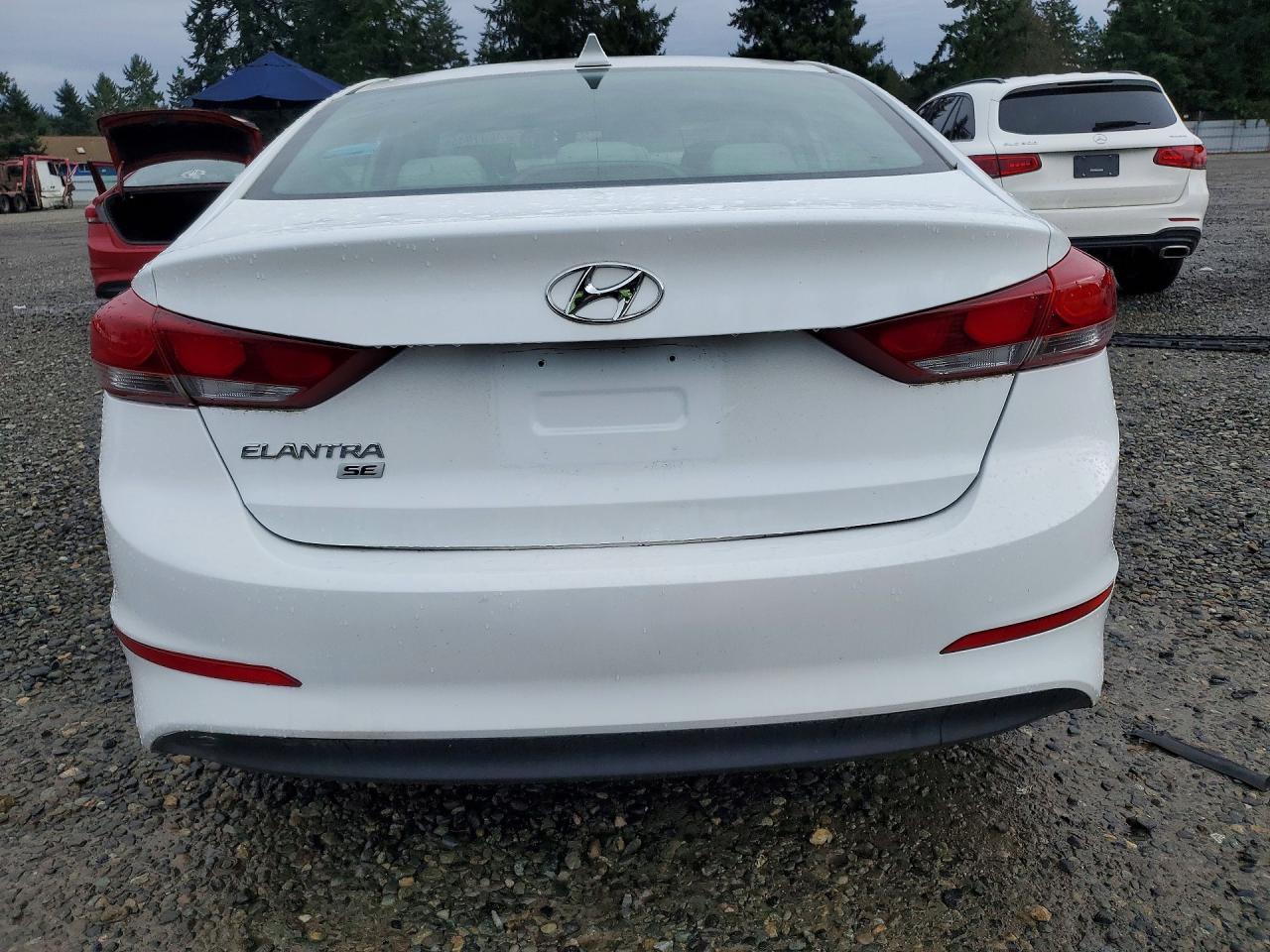 2017 Hyundai Elantra Se - Image 6
