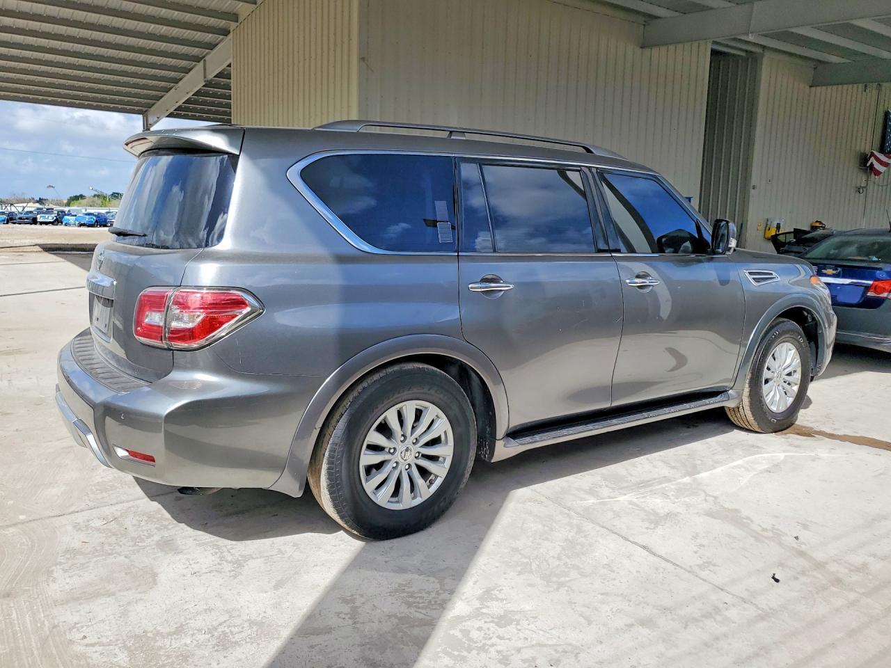 2017 Nissan Armada Sv - Image 3