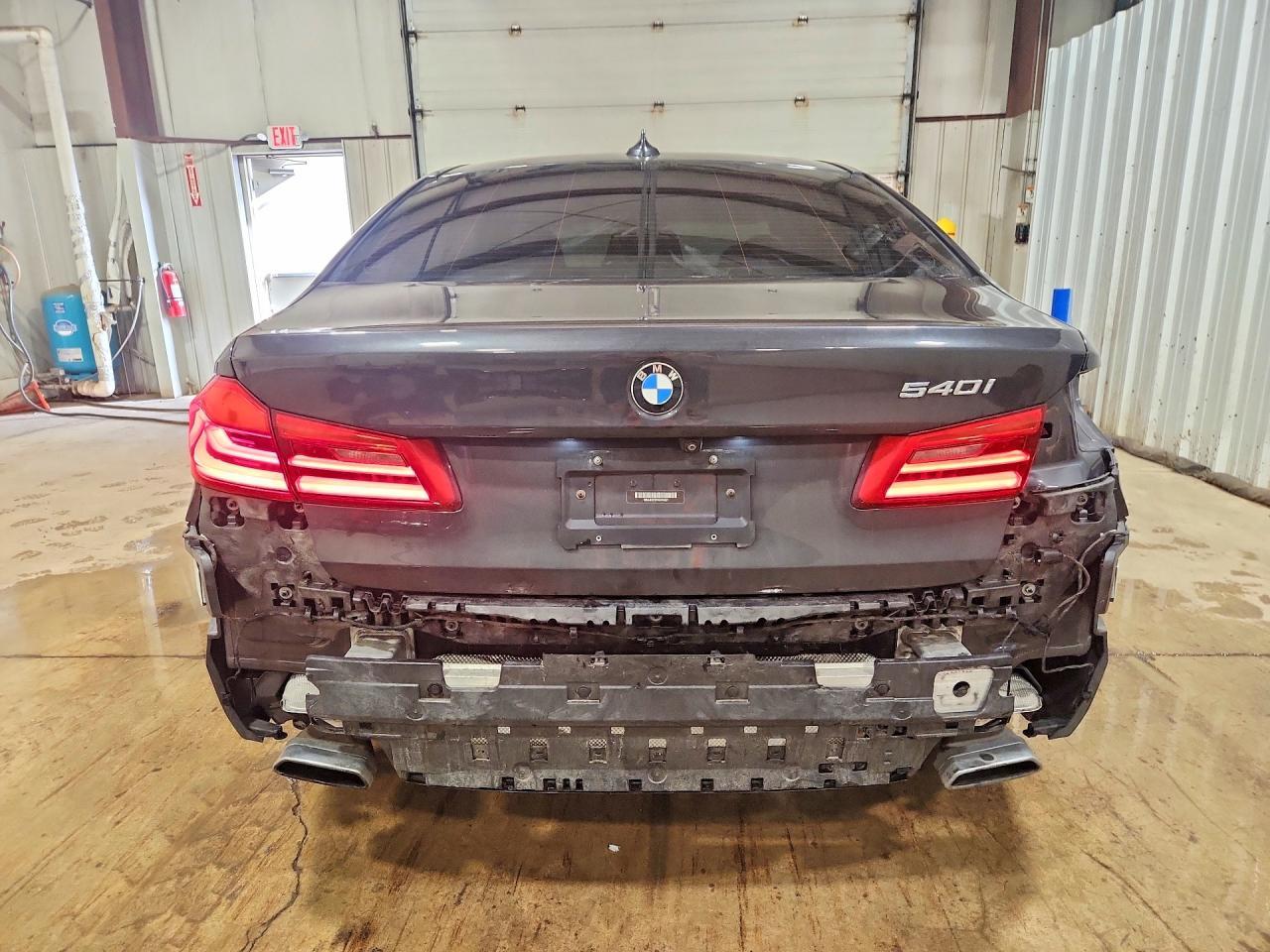 2017 BMW 540 I - Фото 6