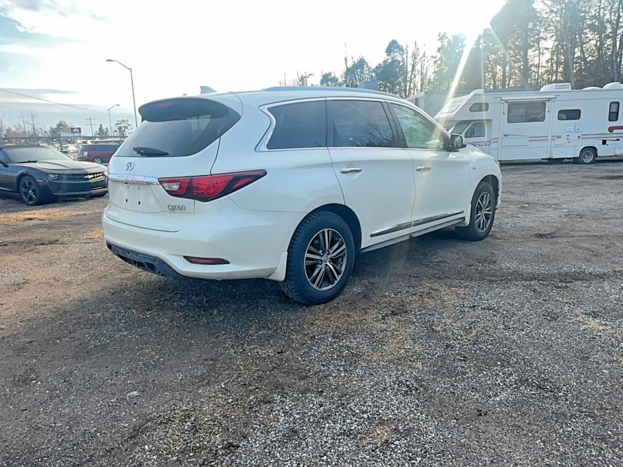 2017 Infiniti Qx60 Base - Фото 4