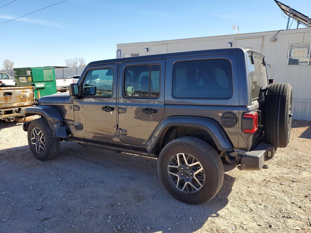 2025 Jeep Wrangler Sahara - Фото 2