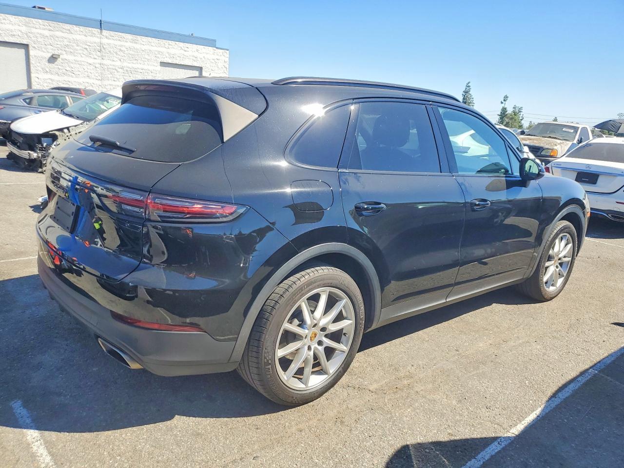 2019 Porsche Cayenne - Image 3