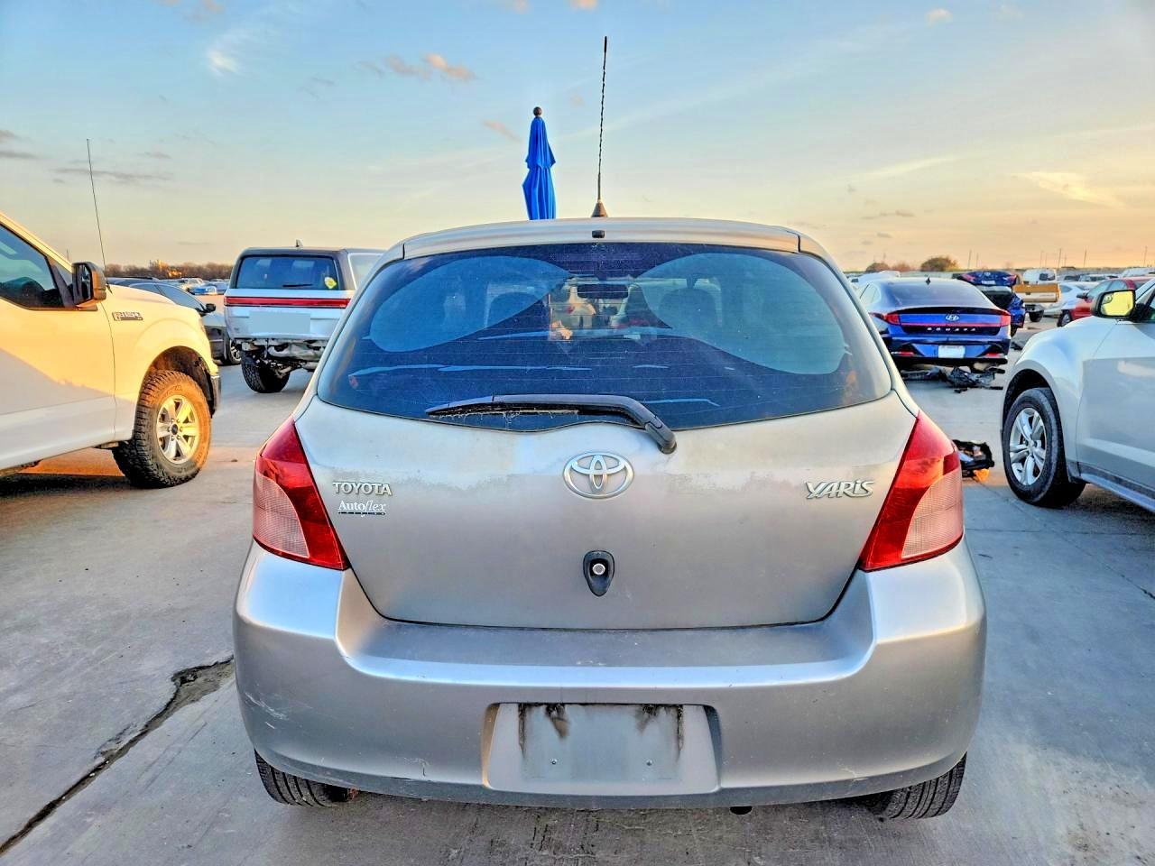 2008 Toyota Yaris Base - Фото 6