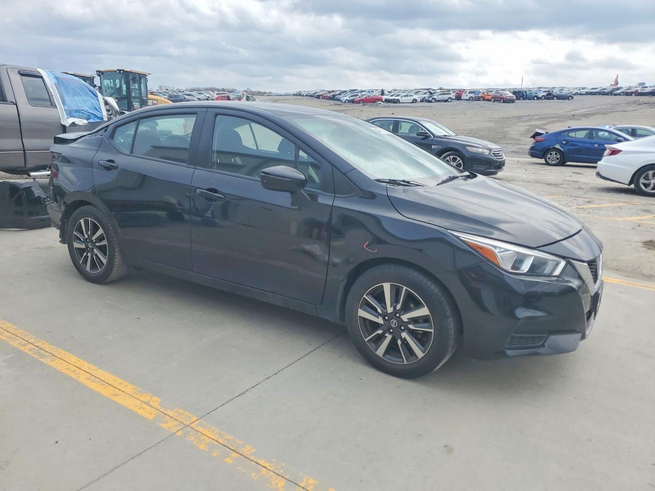 2021 Nissan Versa Sv - Image 4