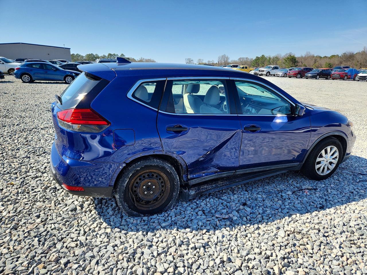 2017 Nissan Rogue S - Image 3