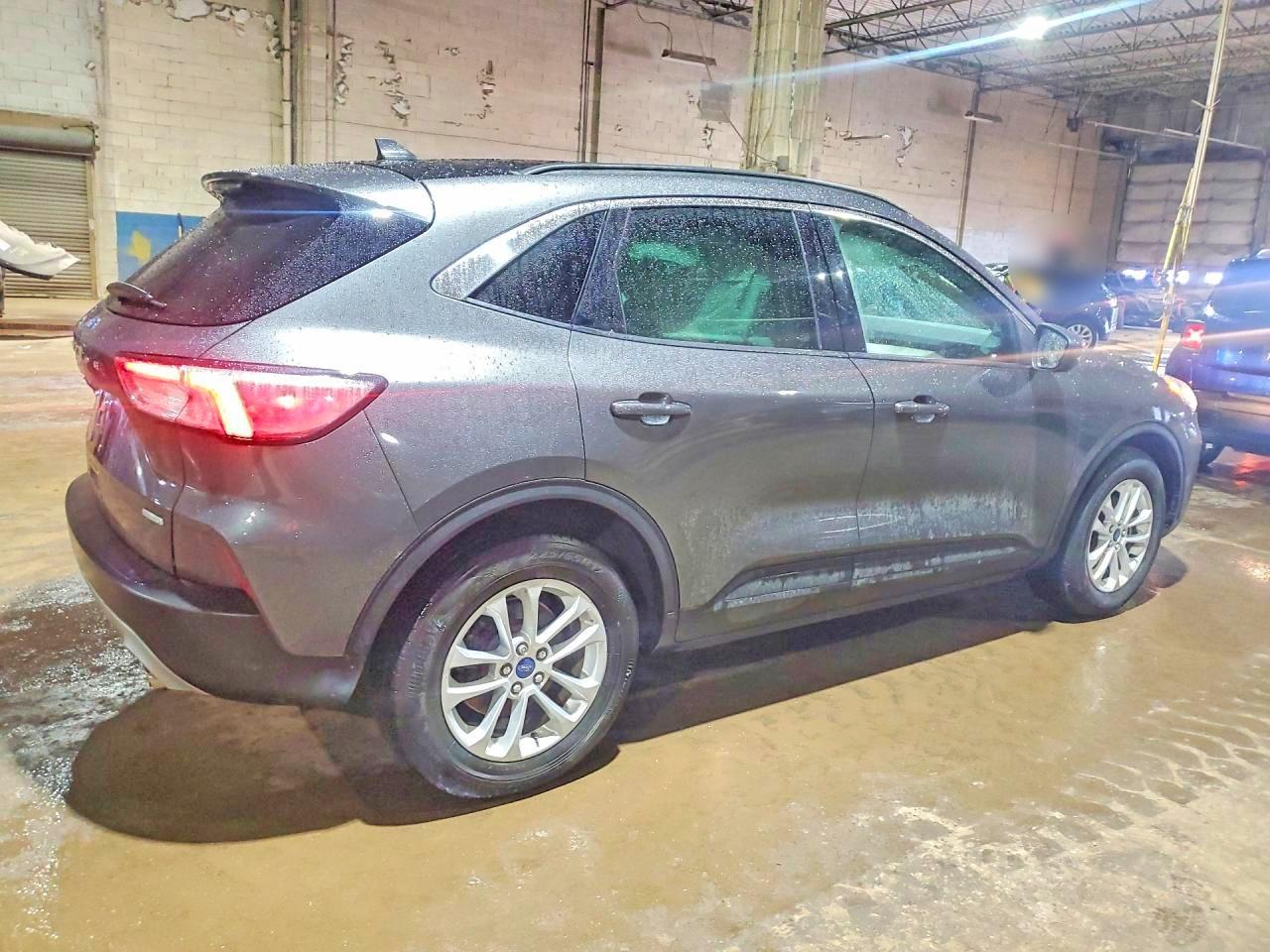 2020 Ford Escape Se - Фото 3