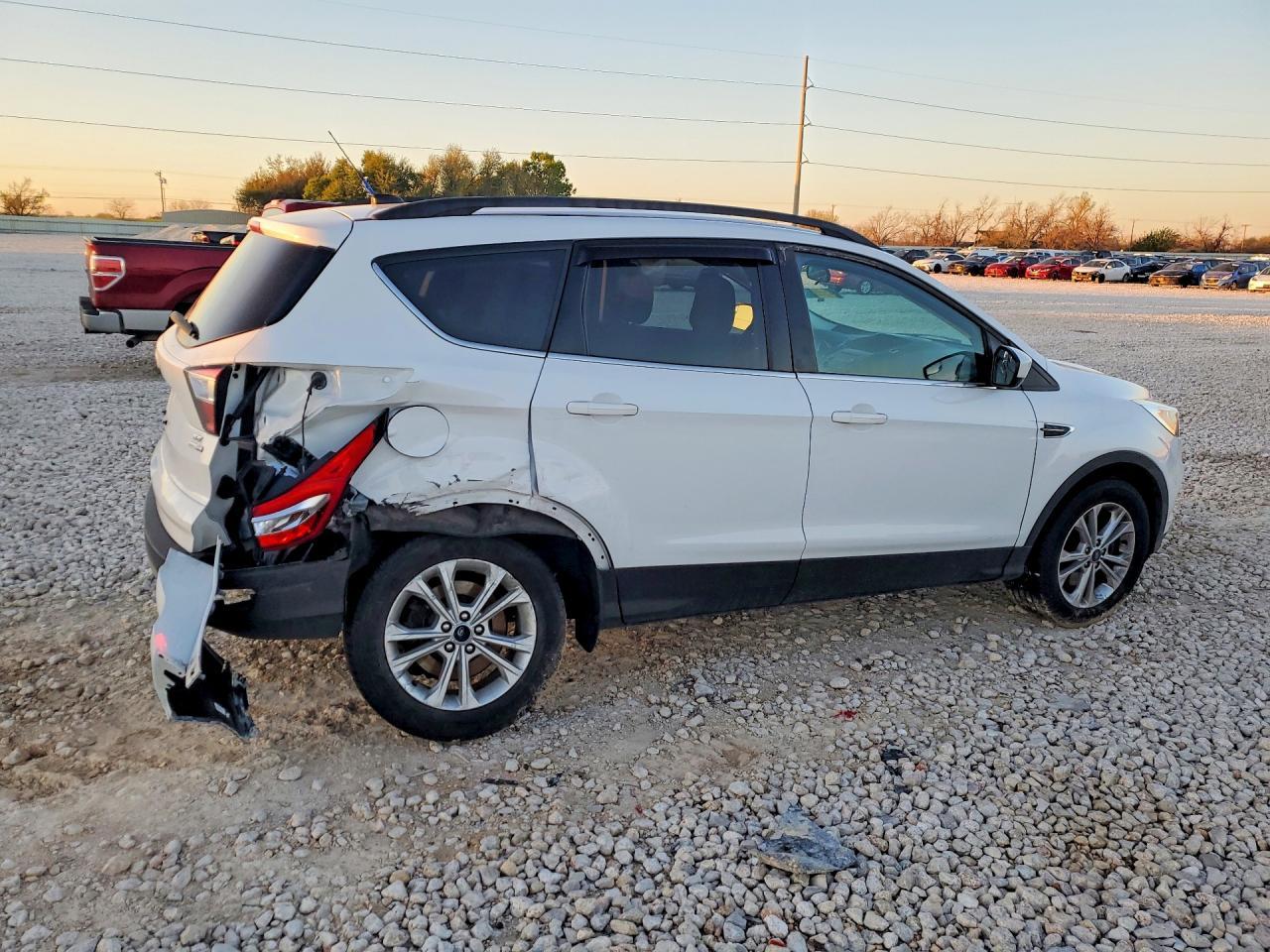 2018 Ford Escape Se - Фото 3