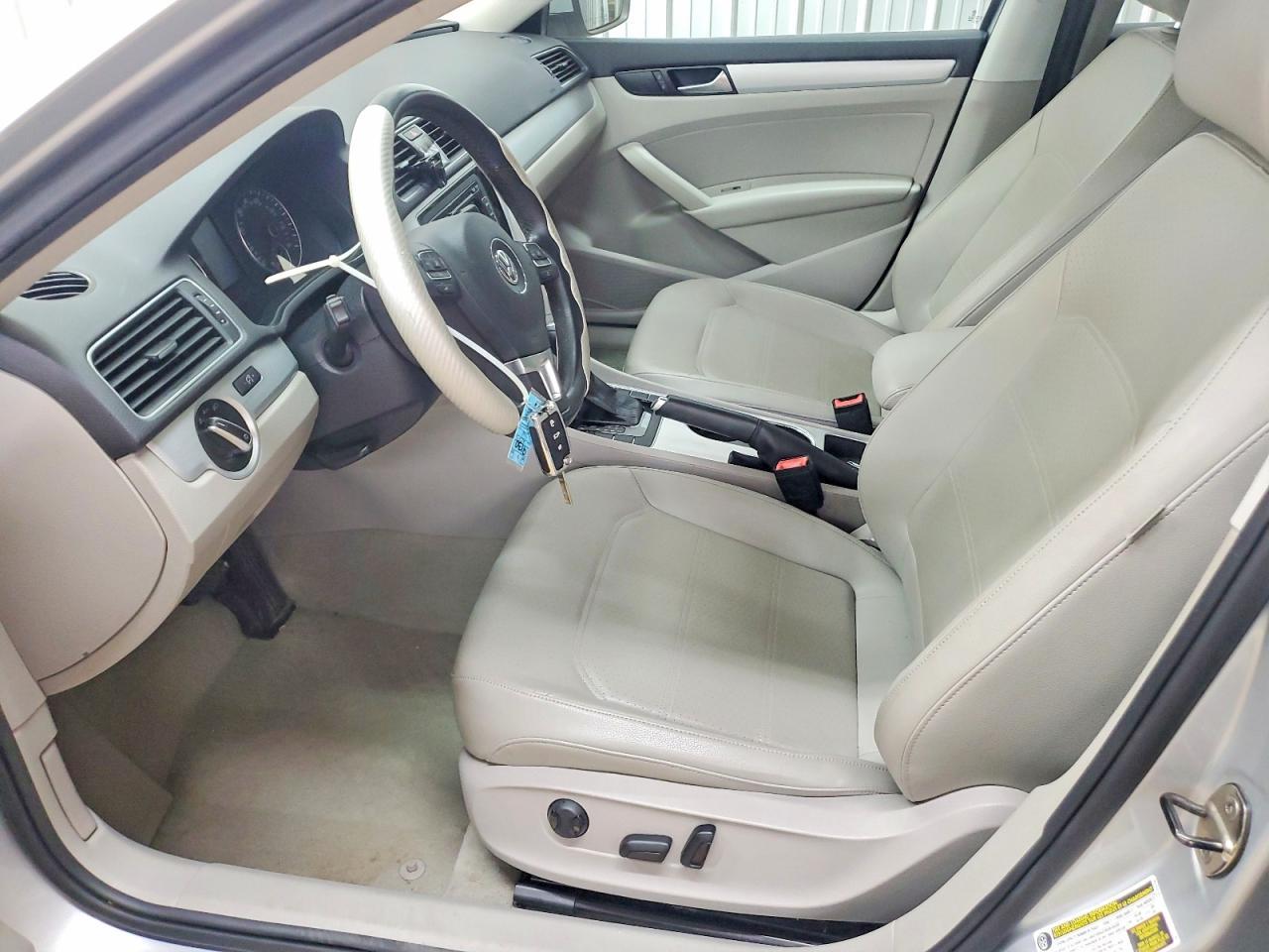 2013 Volkswagen Passat Se - Image 7