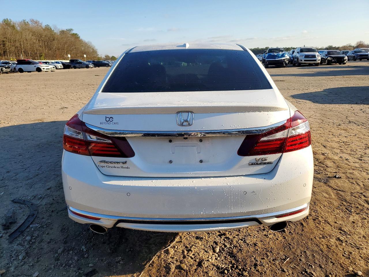 2017 Honda Accord Touring - Фото 6