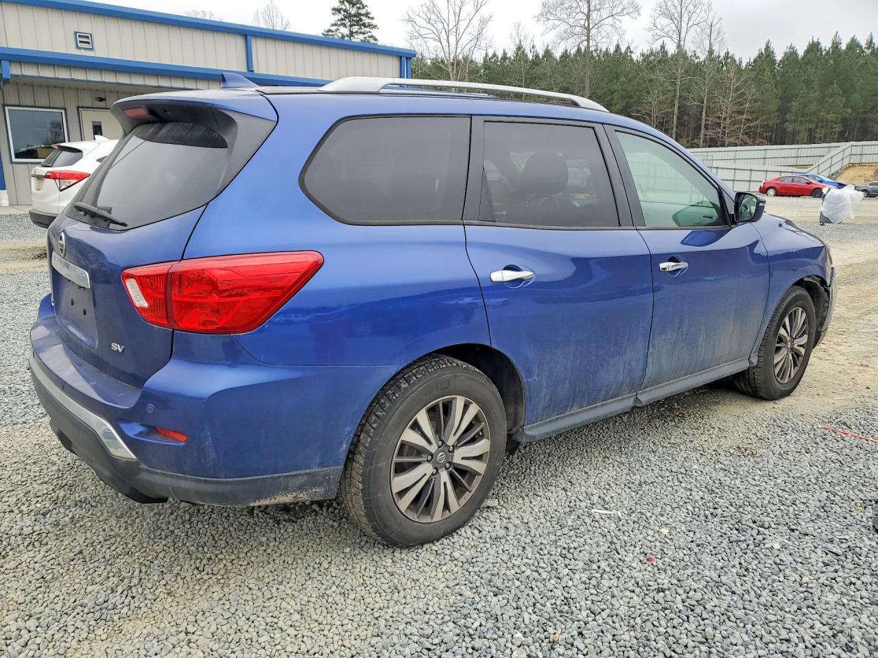 2019 Nissan Pathfinder Sv - Image 3