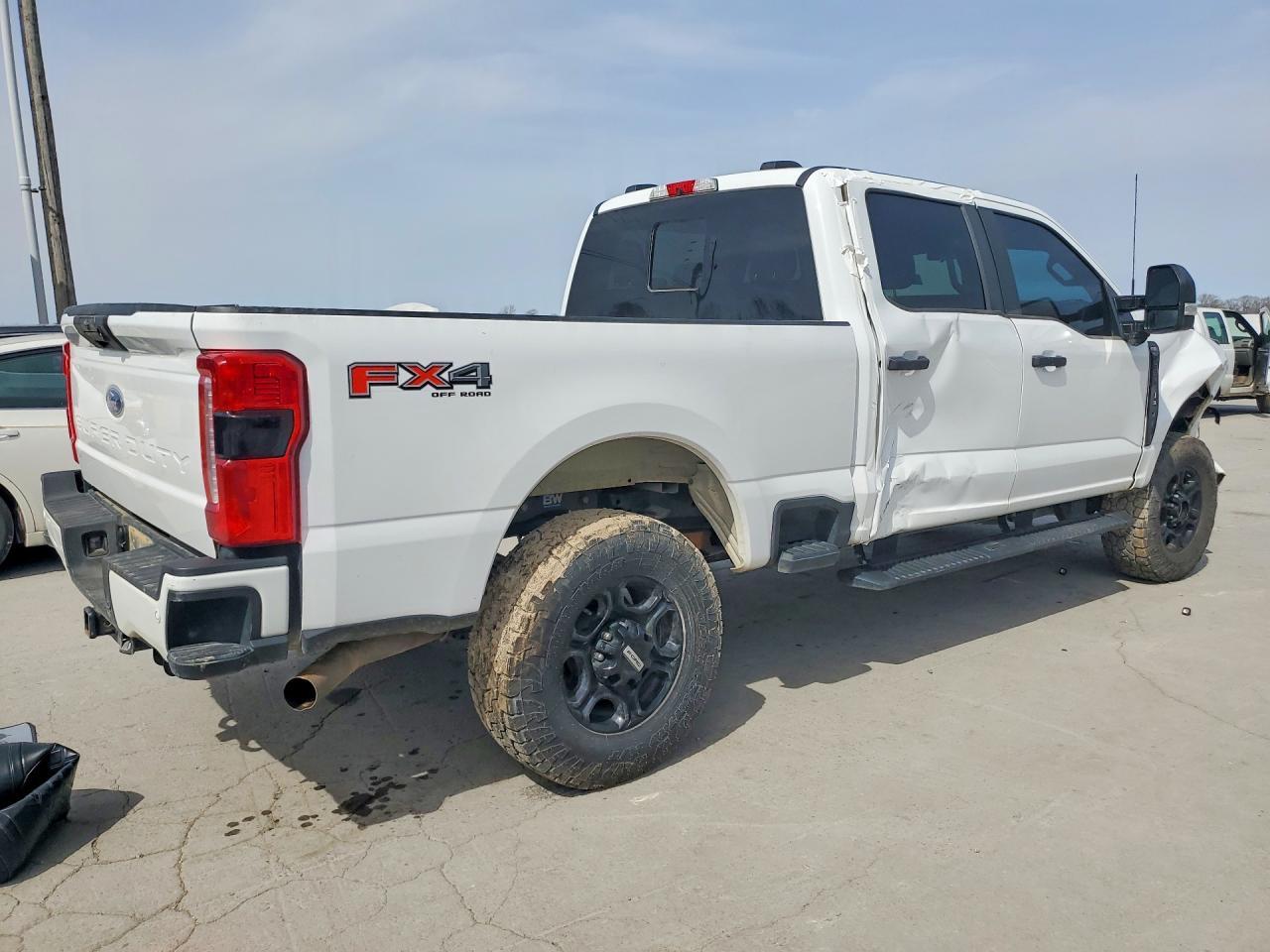 2024 Ford F350 - Фото 3