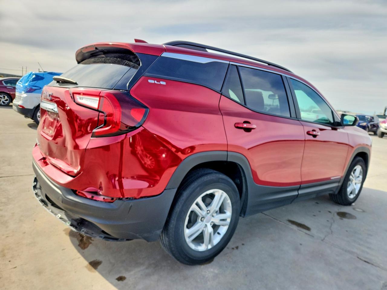 2024 GMC Terrain Sle - Image 3