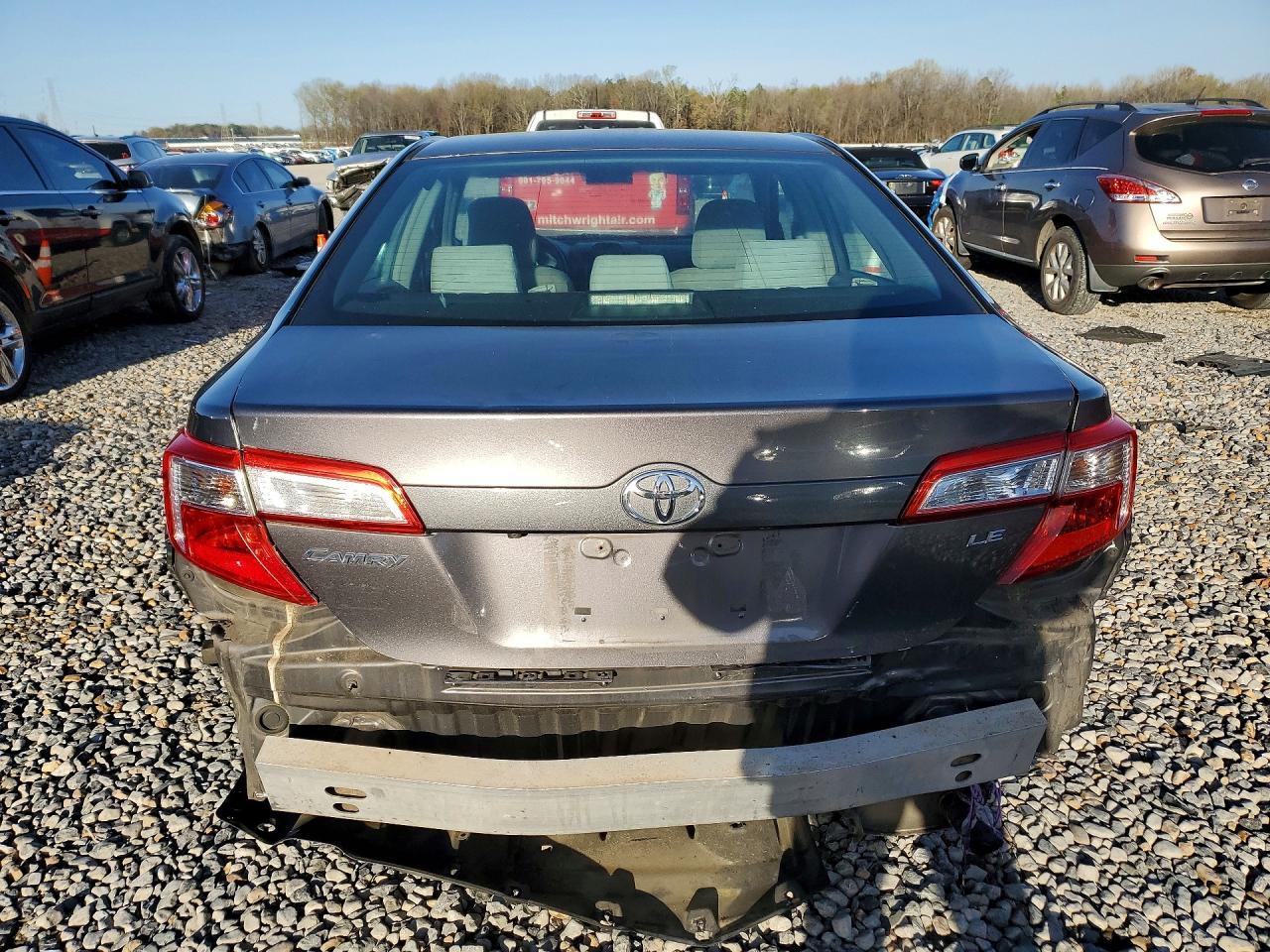 2014 Toyota Camry Le - Фото 6