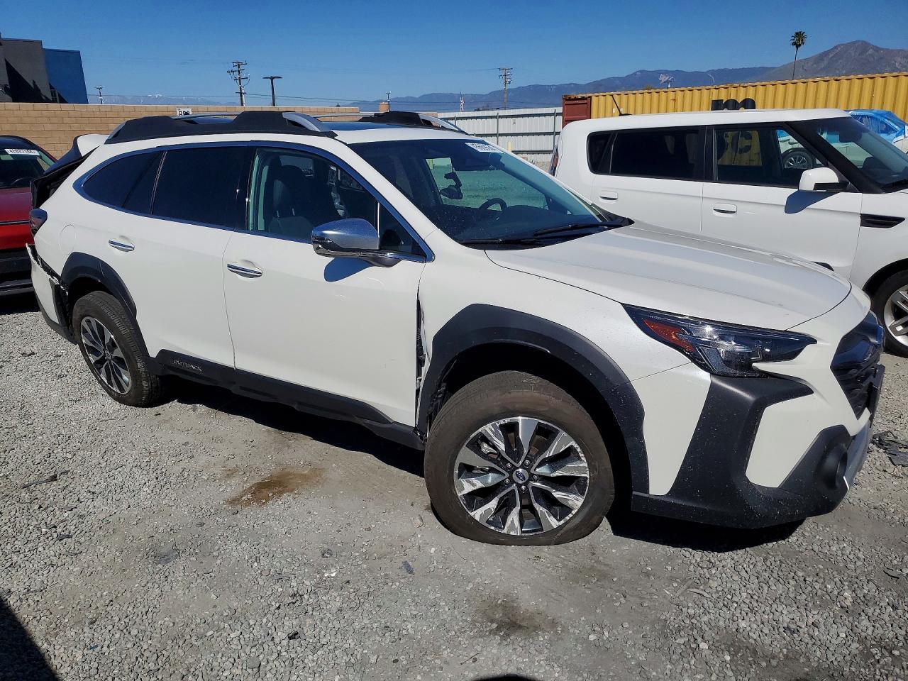 2025 Subaru Outback Touring - Фото 4
