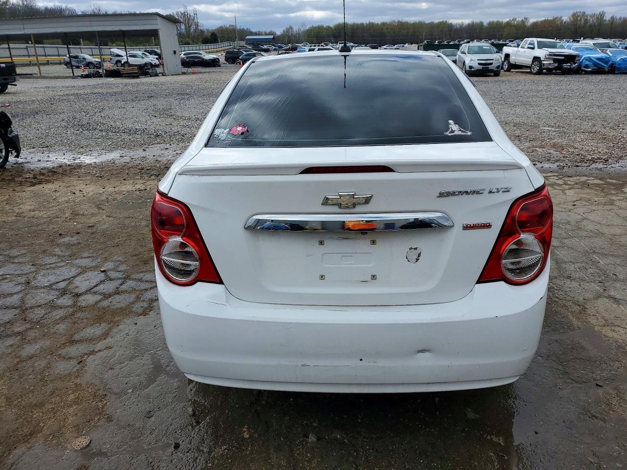 2015 Chevrolet Sonic Ltz - Фото 6