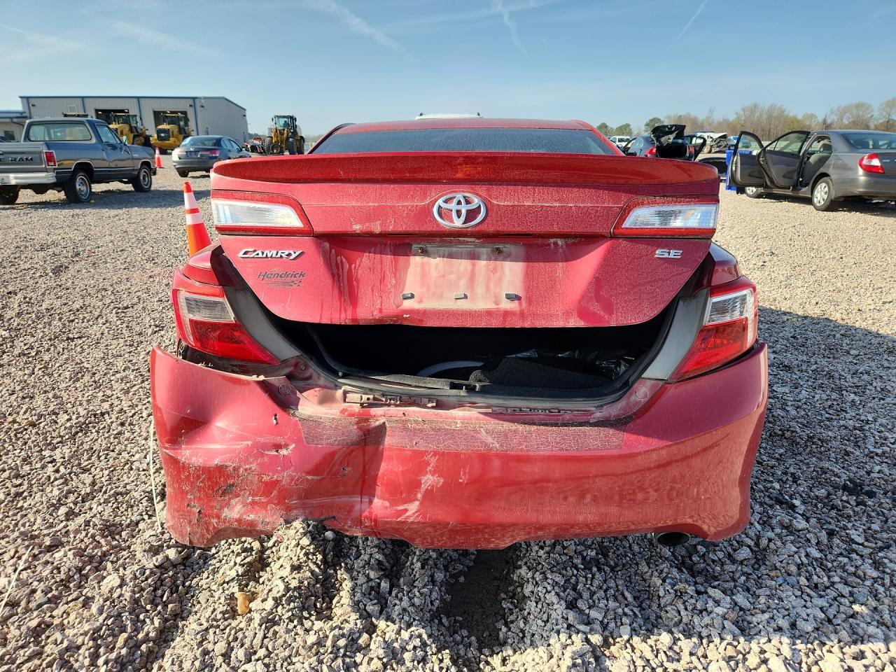 2013 Toyota Camry Se - Фото 6