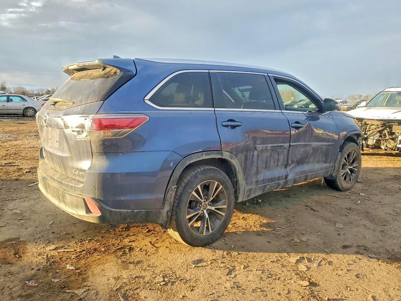 2016 Toyota Highlander Xle - Фото 3