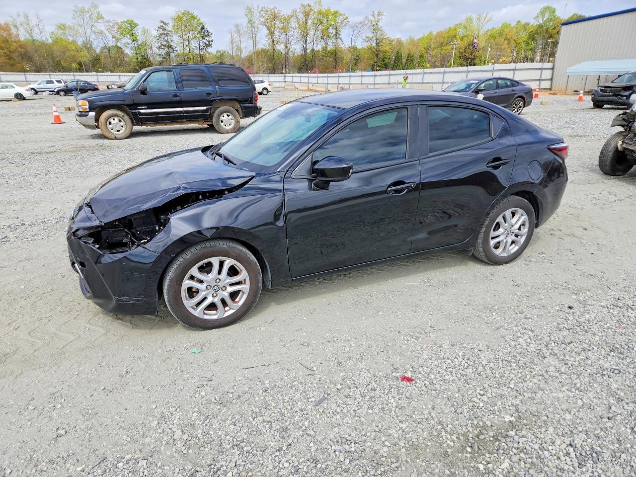 2017 Toyota Yaris Ia Base