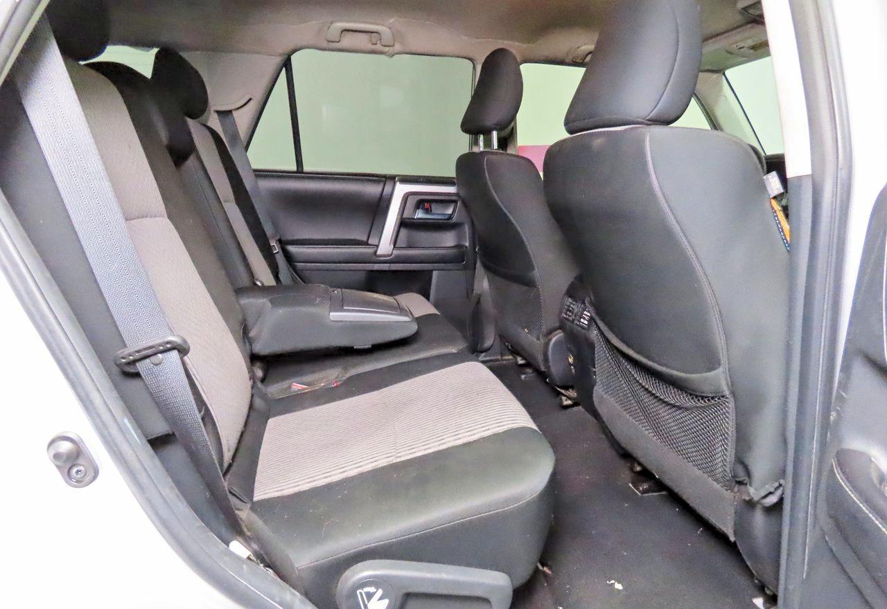 2016 Toyota 4Runner Sr5 - Image 6