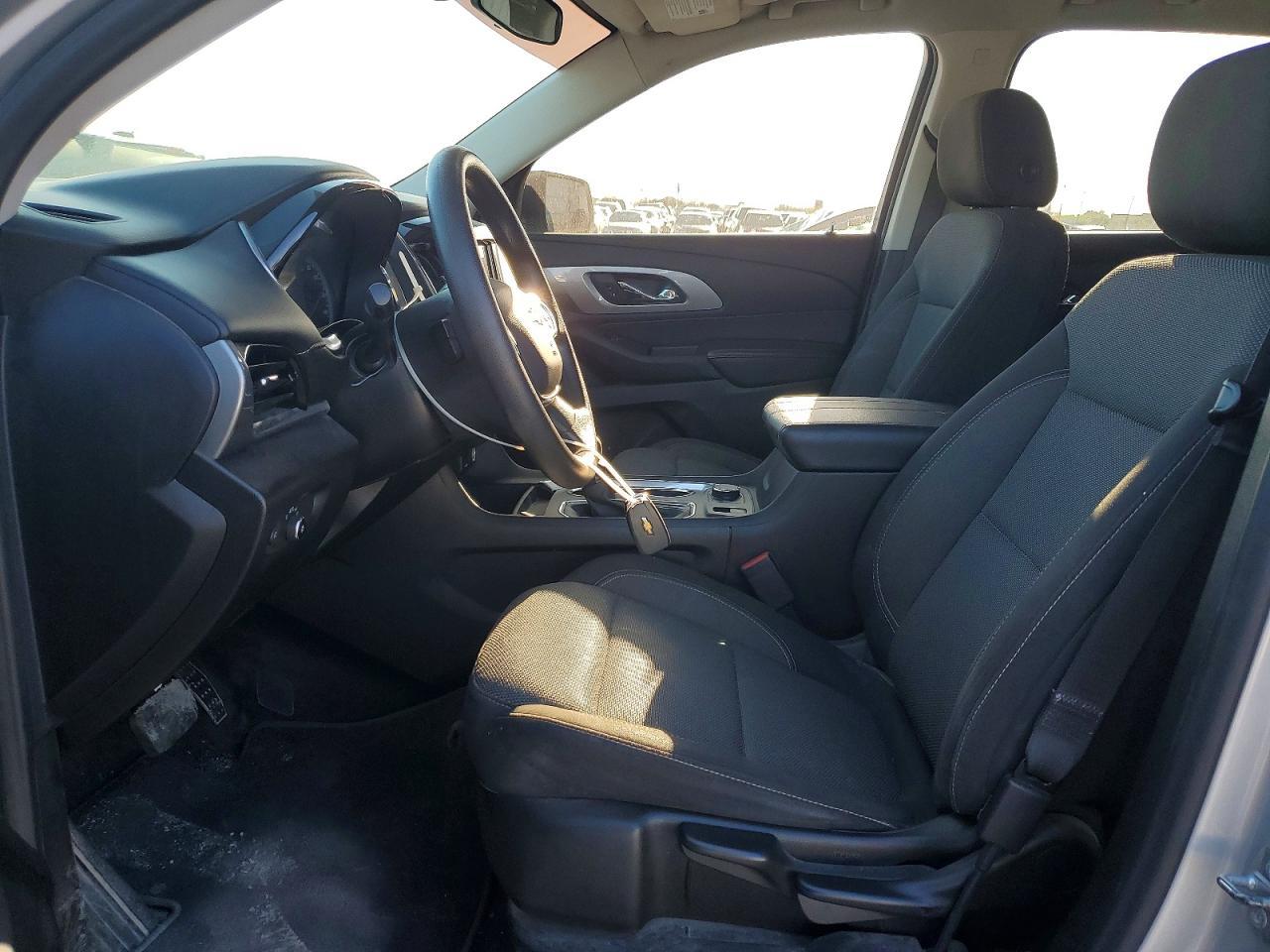 2021 Chevrolet Traverse Ls - Фото 7
