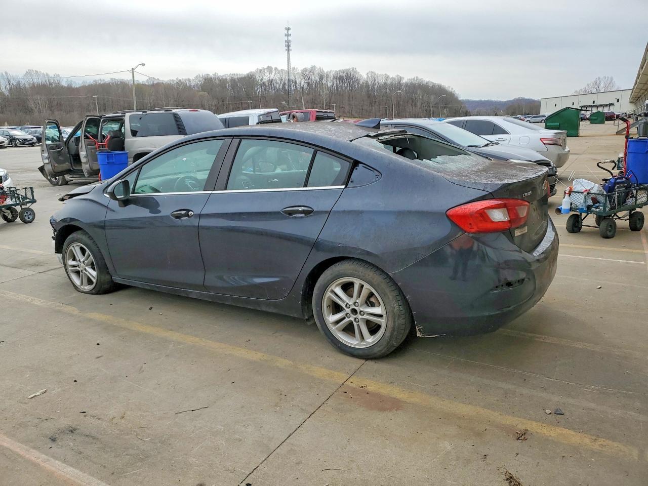 2016 Chevrolet Cruze Lt - Image 2