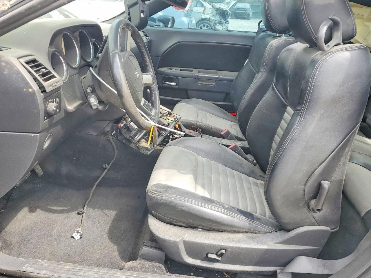 2009 Dodge Challenger R - Image 7