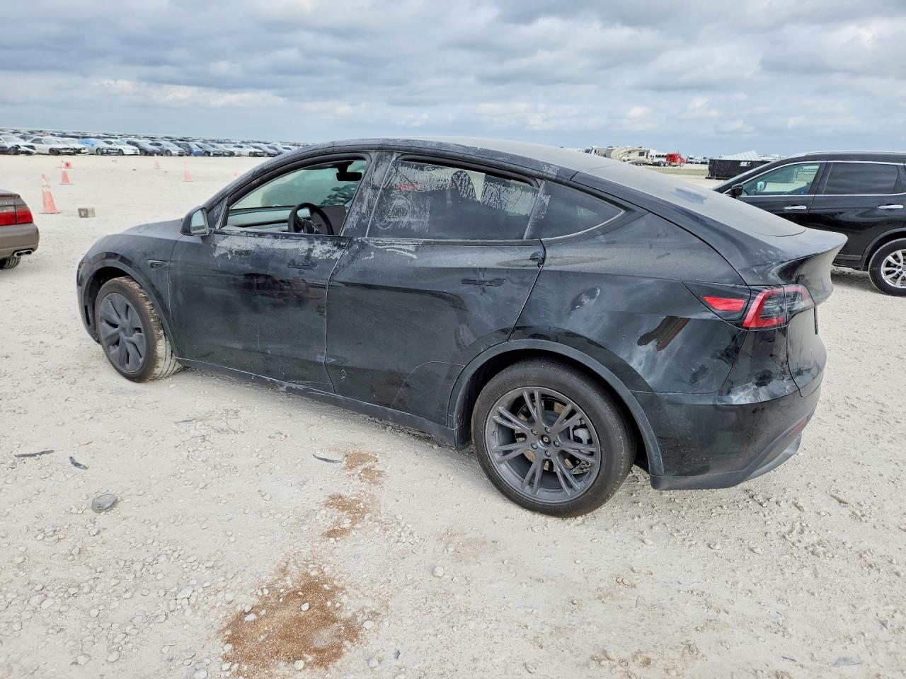 2024 Tesla Model Y - Image 2