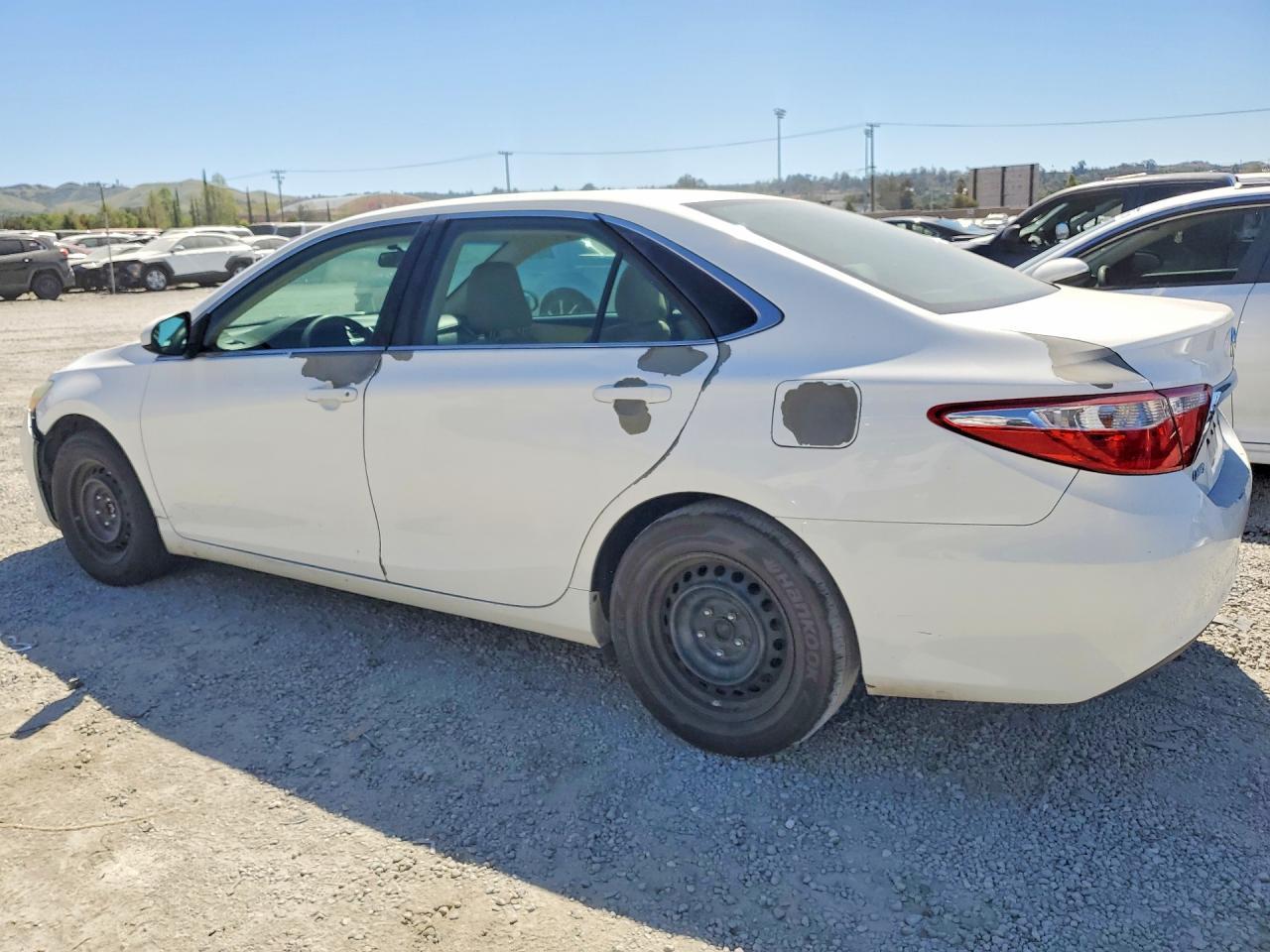 2015 Toyota Camry Le - Image 2