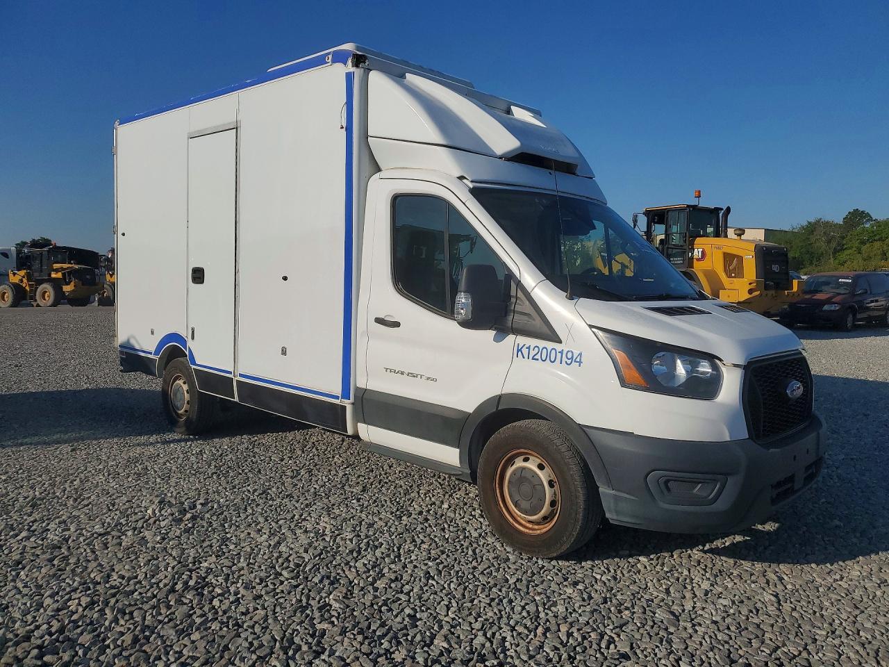 2020 Ford Transit Delivery Truck - Image 4
