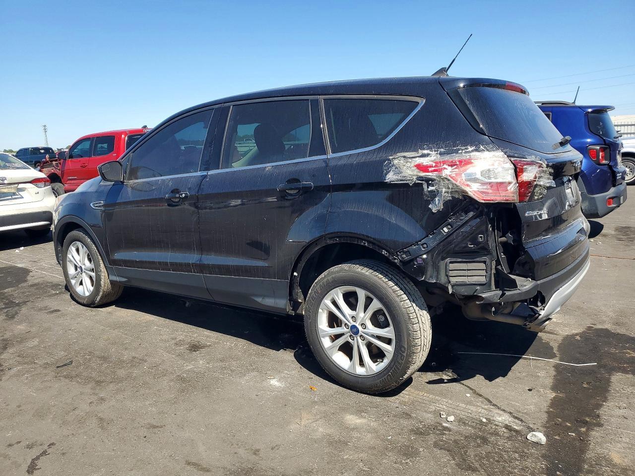 2019 Ford Escape Se - Фото 2
