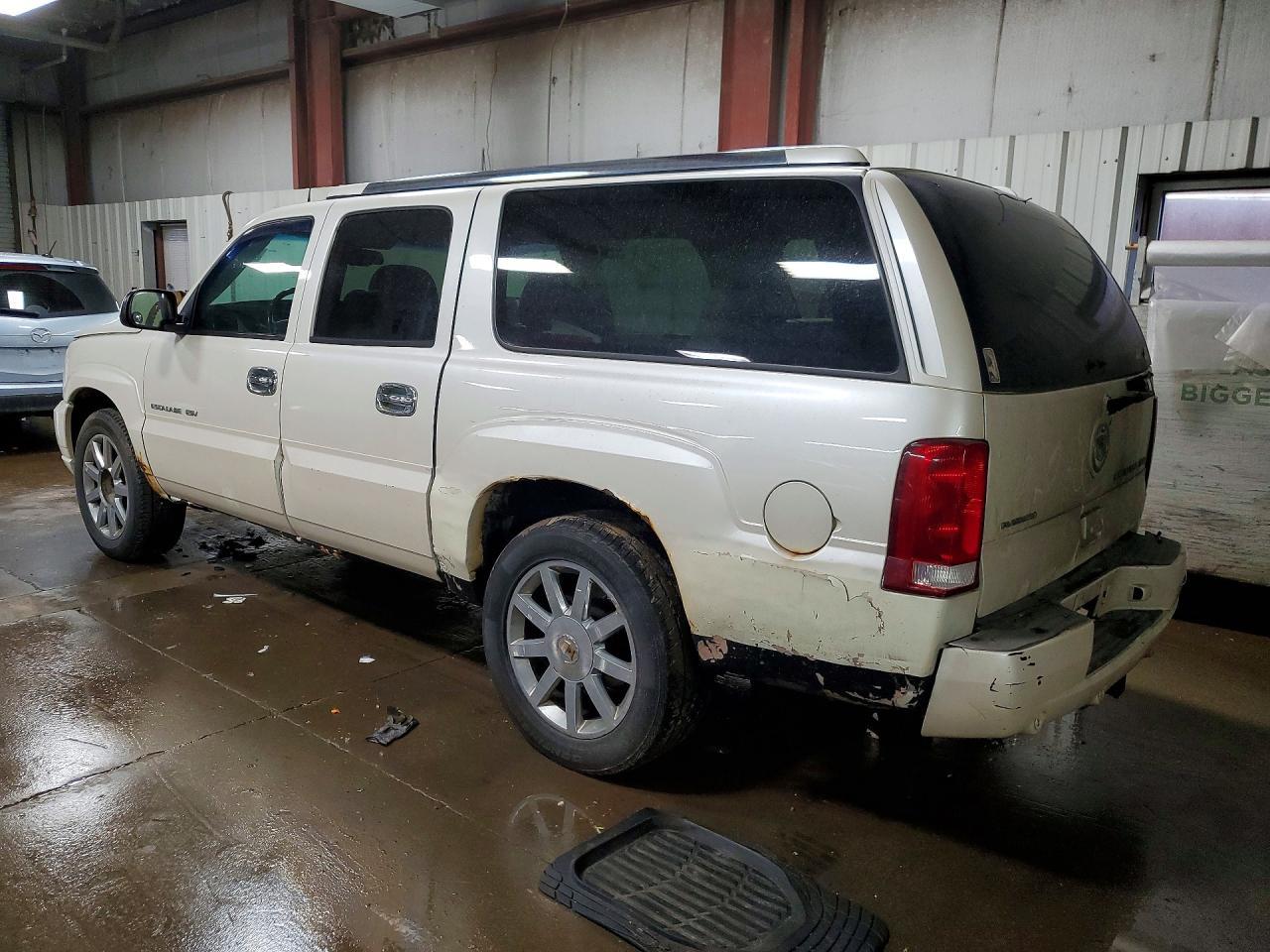 2005 Cadillac Escalade Esv - Image 2