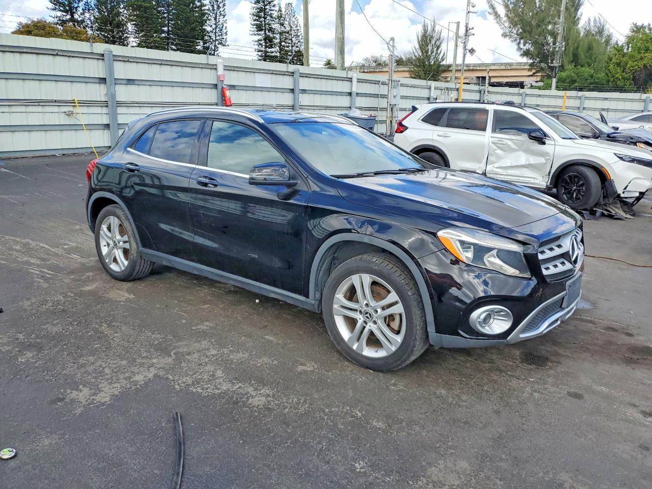 2018 Mercedes-Benz Gla 250 4Matic - Image 4