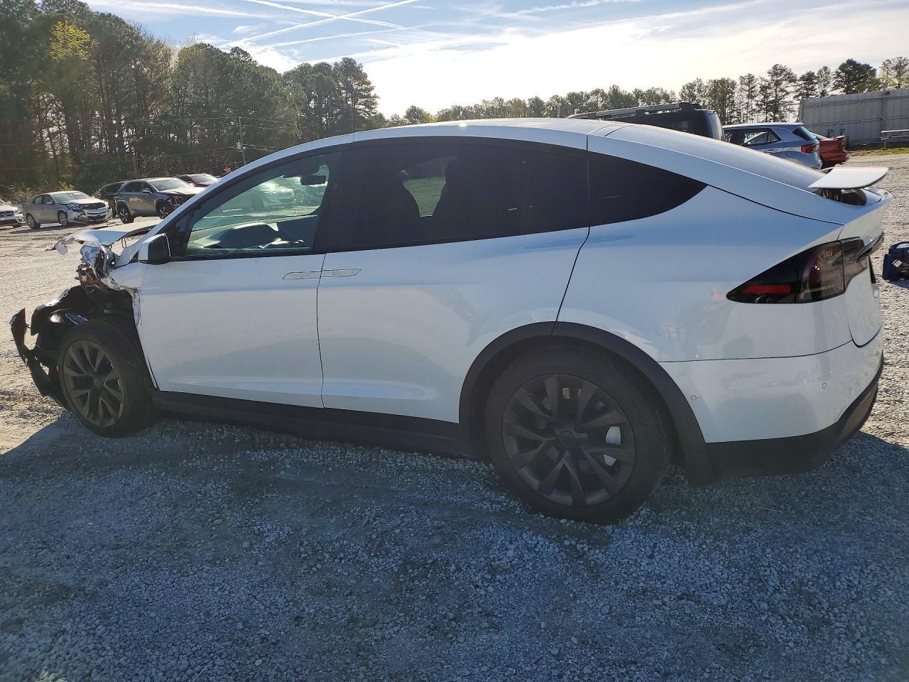 2022 Tesla Model X - Фото 2