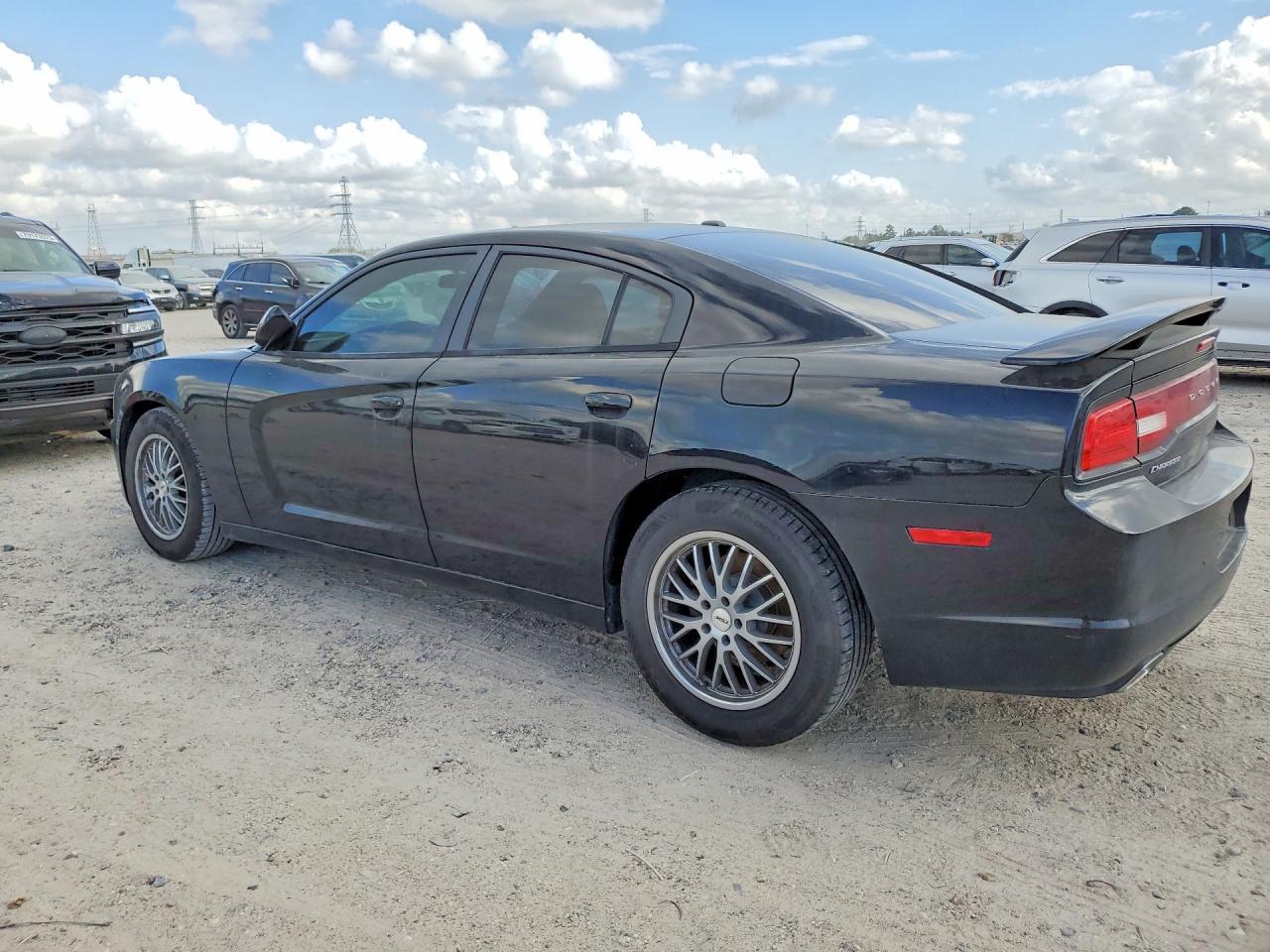 2014 Dodge Charger Se - Image 2