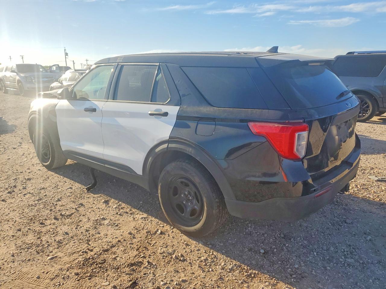 2024 Ford Explorer Police Interceptor - Фото 2