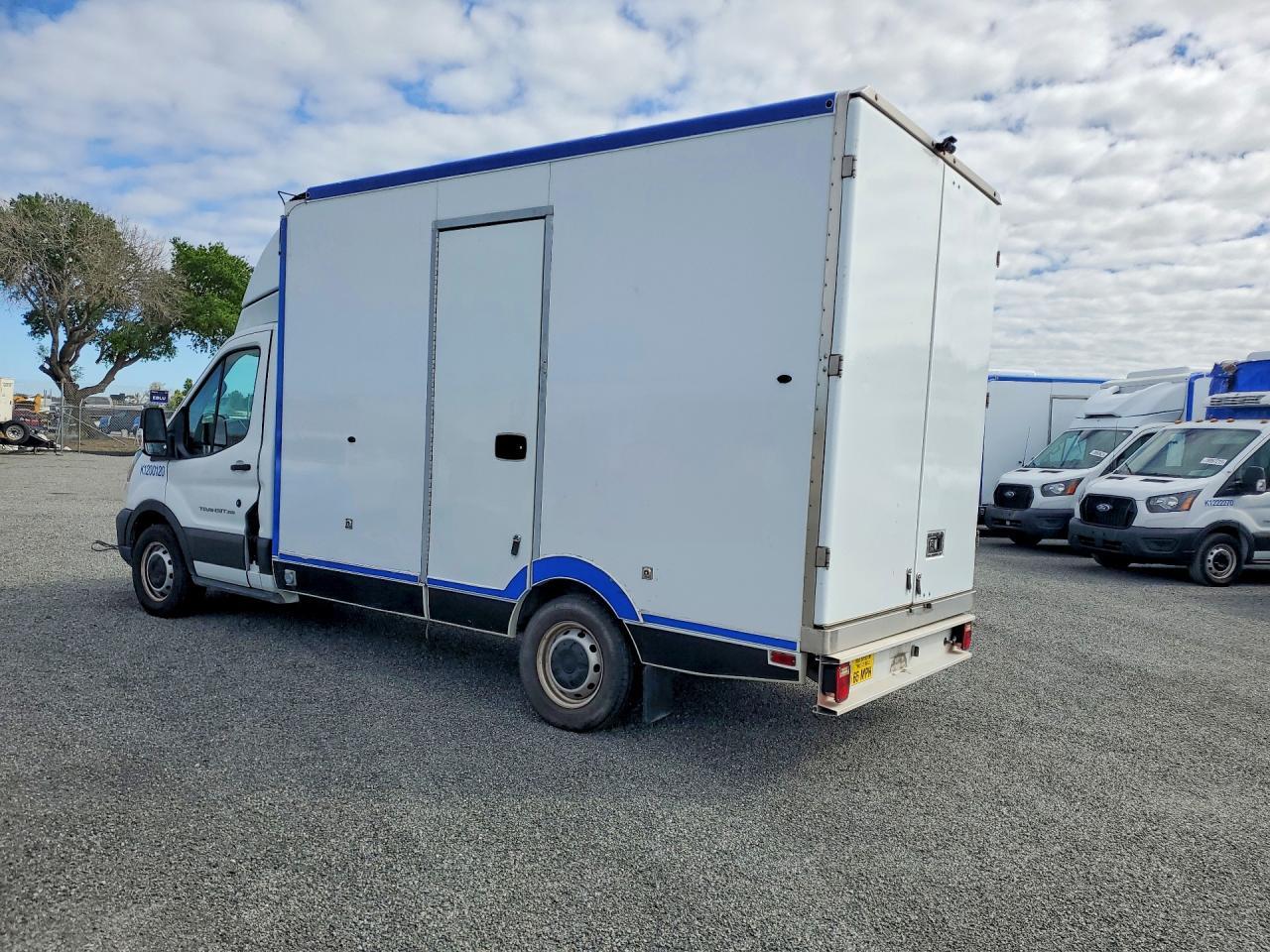 2020 Ford Transit Delivery Truck - Фото 2