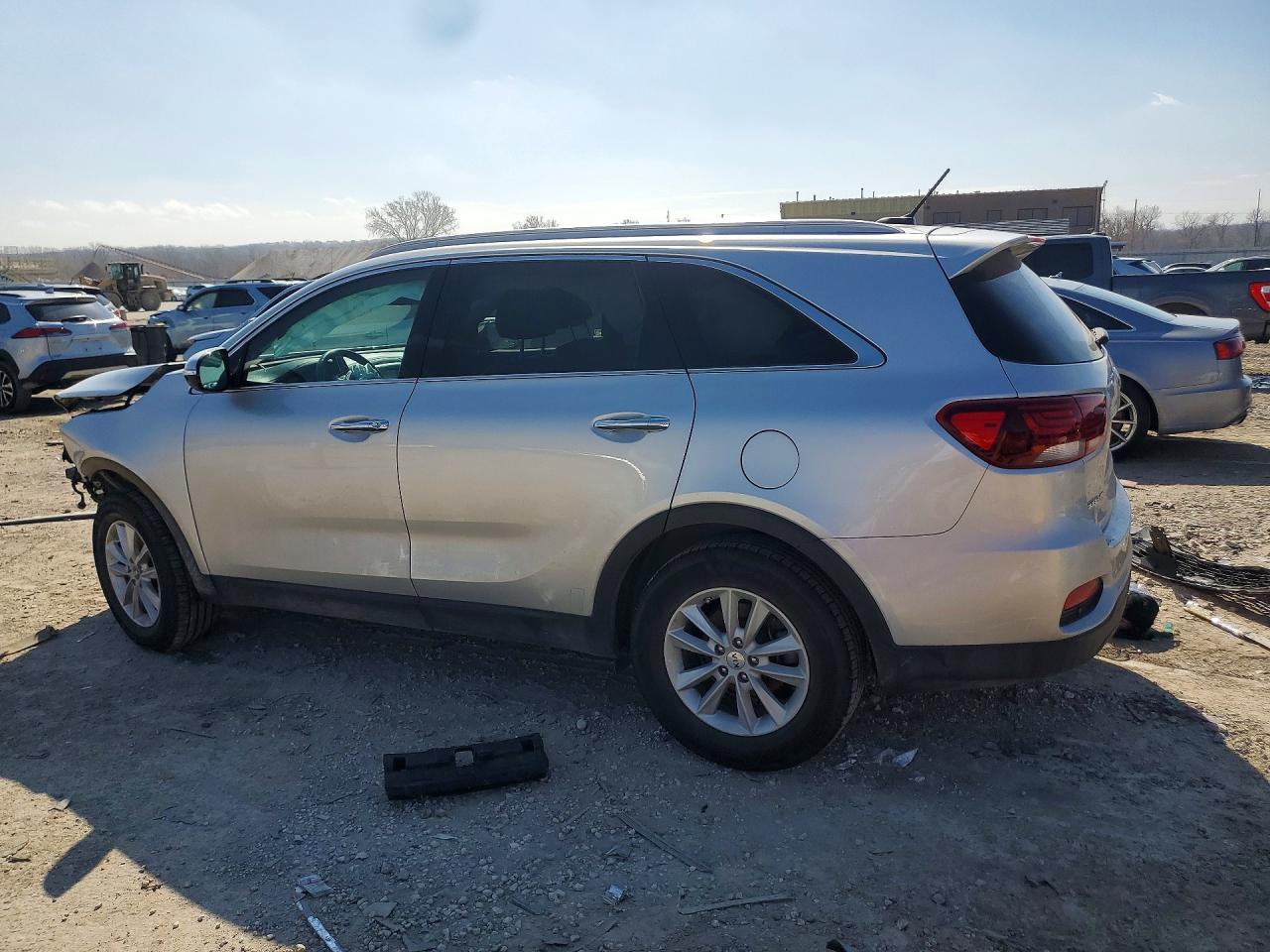 2020 Kia Sorento Lx - Image 2