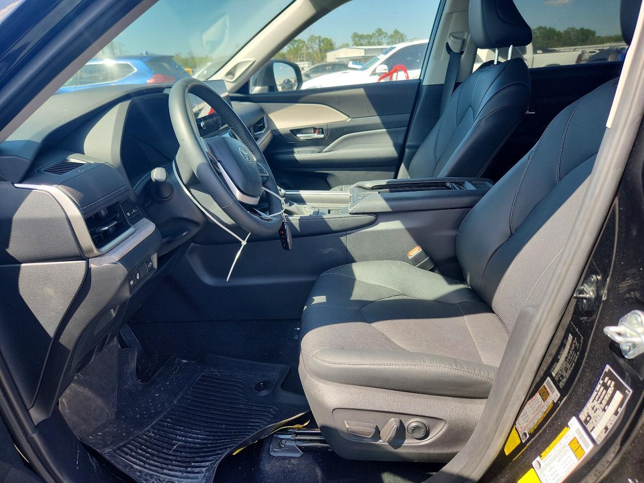 2024 Toyota Grand Highlander Limited - Image 7