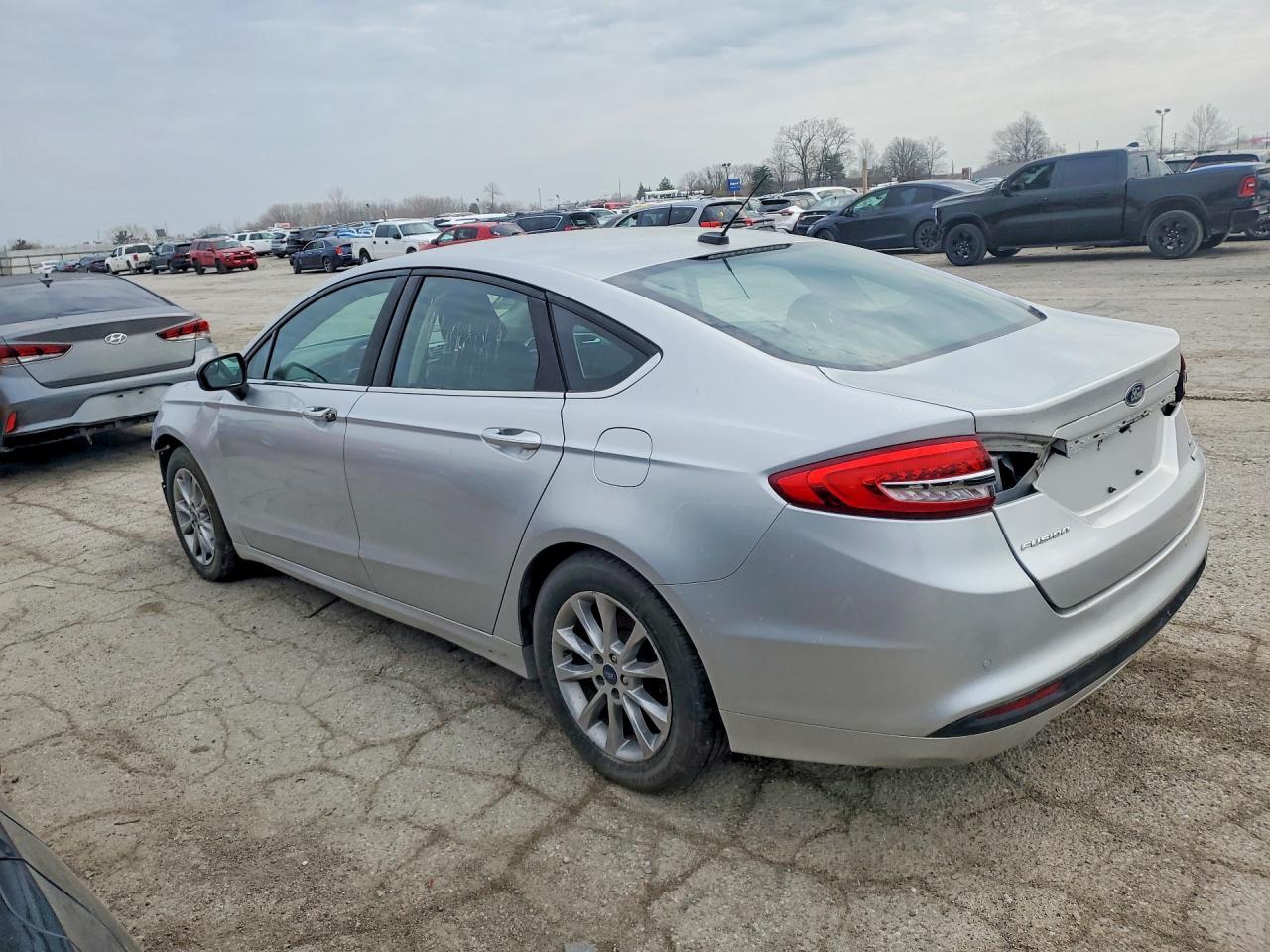 2017 Ford Fusion Se - Image 2