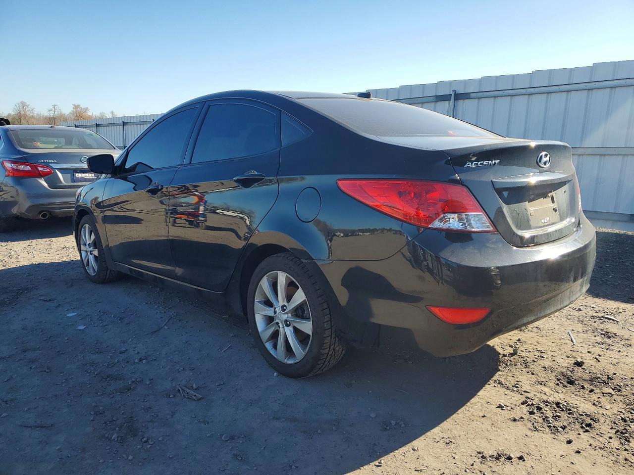 2012 Hyundai Accent Gls - Фото 2