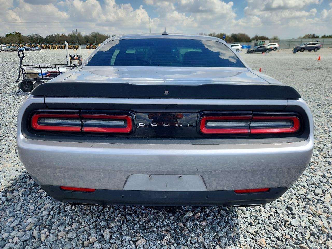 2015 Dodge Challenger R - Image 6
