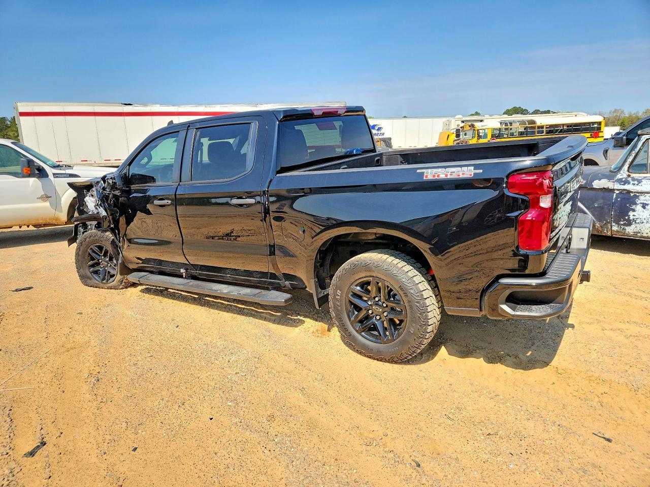 2024 Chevrolet Silverado K1500 Trail Boss Custom - Фото 2