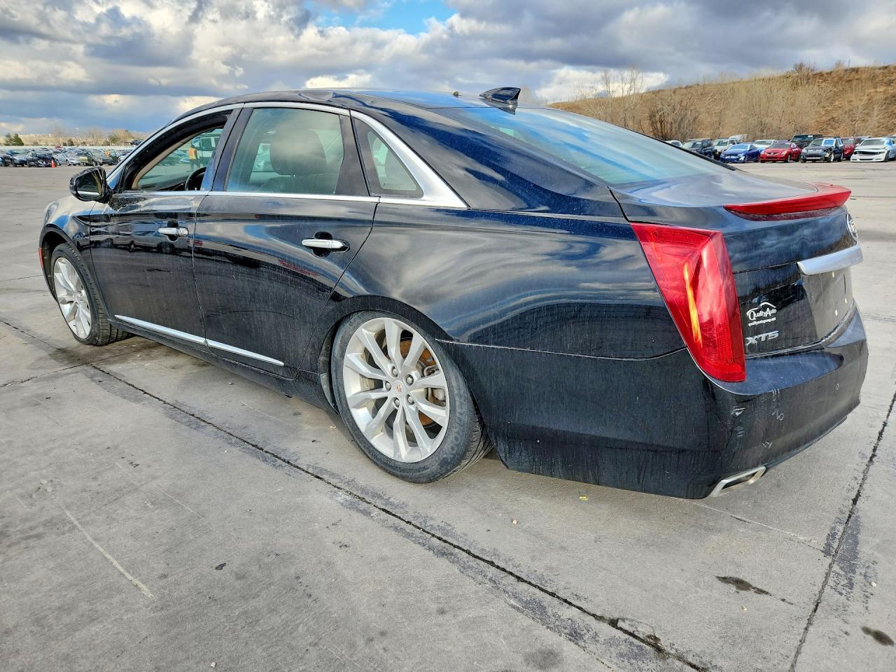 2015 Cadillac Xts Luxury Collection - Image 2