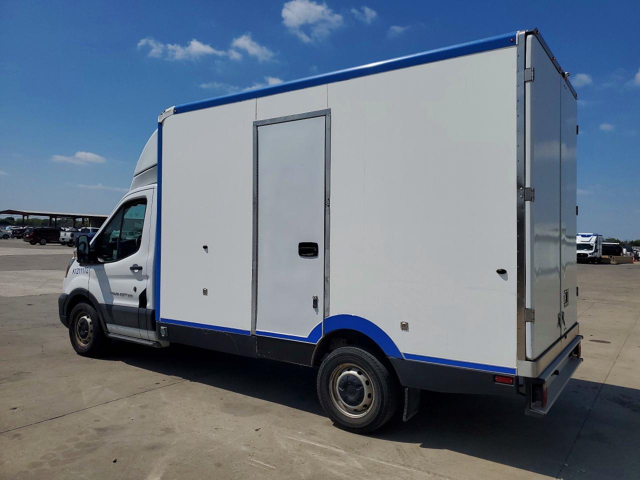 2021 Ford Transit Delivery Truck - Фото 2