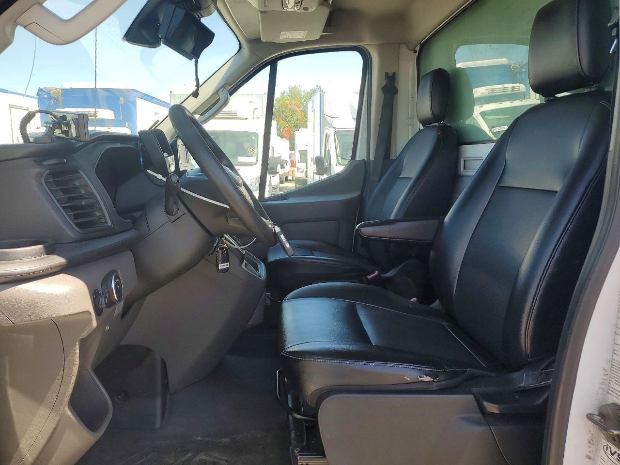 2020 Ford Transit Delivery Truck - Фото 7