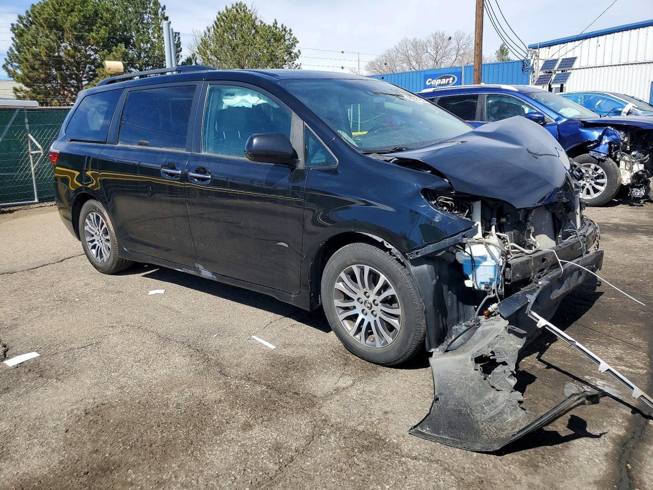 2018 Toyota Sienna Xle 8-Passenger - Фото 4